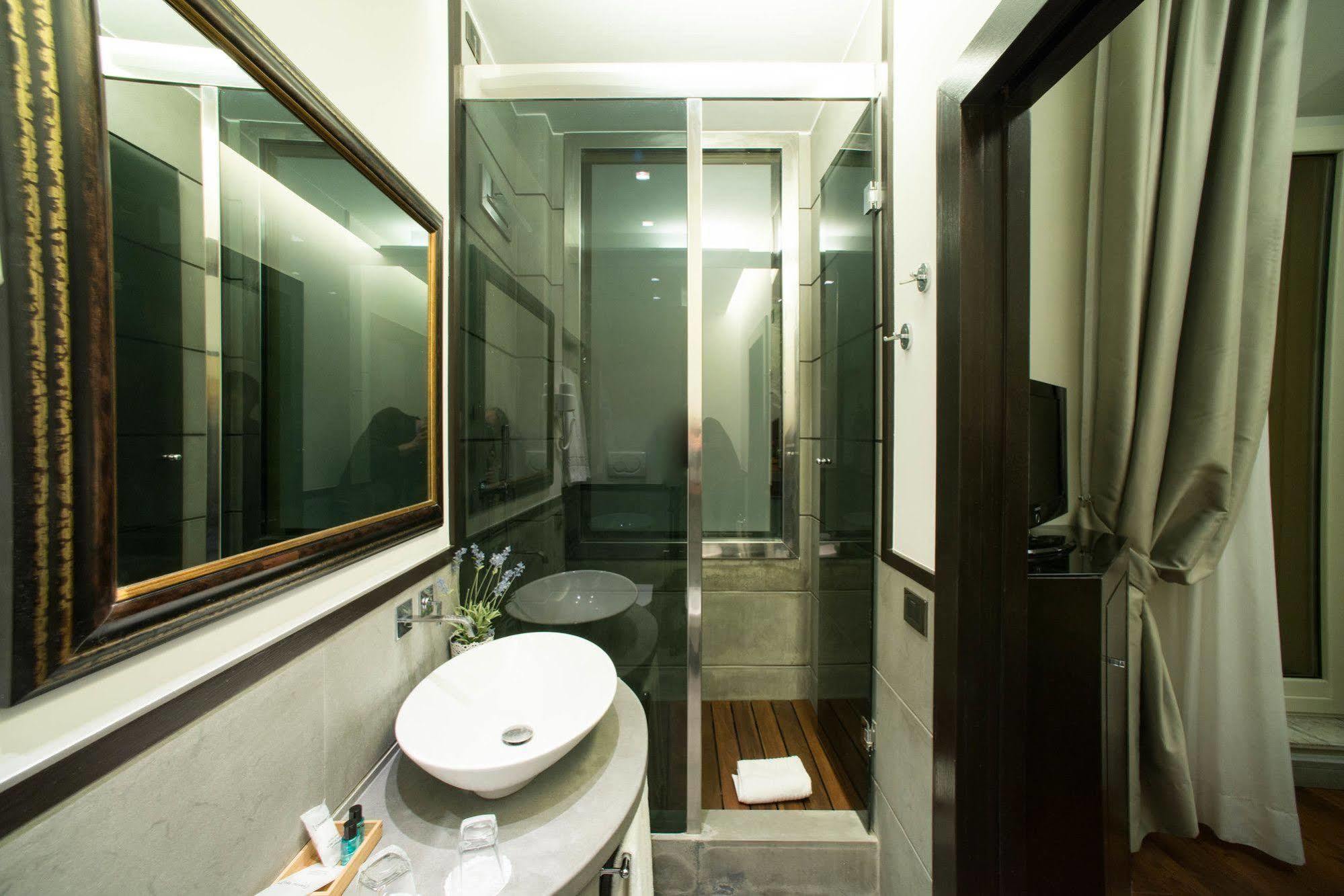 Le Stanze Di Federica Hotel Rome Bagian luar foto